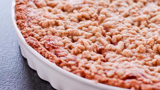 Strawberry Rhubarb Pie With Coconut Crumb Topping